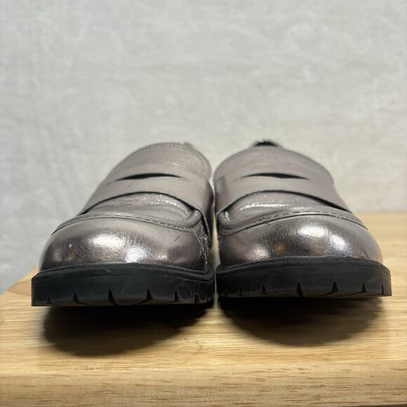 Madden Girl Jluella Silver Metallic Slip On Penny Loafer Shoes Youth Size 5 - Picture 2 of 9